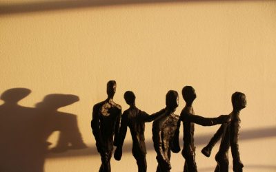 Systemische Aufstellungsarbeit: Was sie ist und wie sie dir hilft